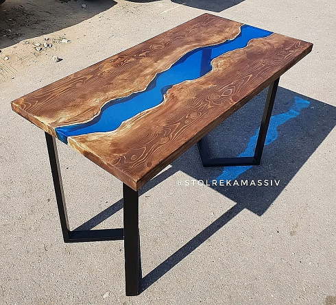 Стол-река из массива сосны